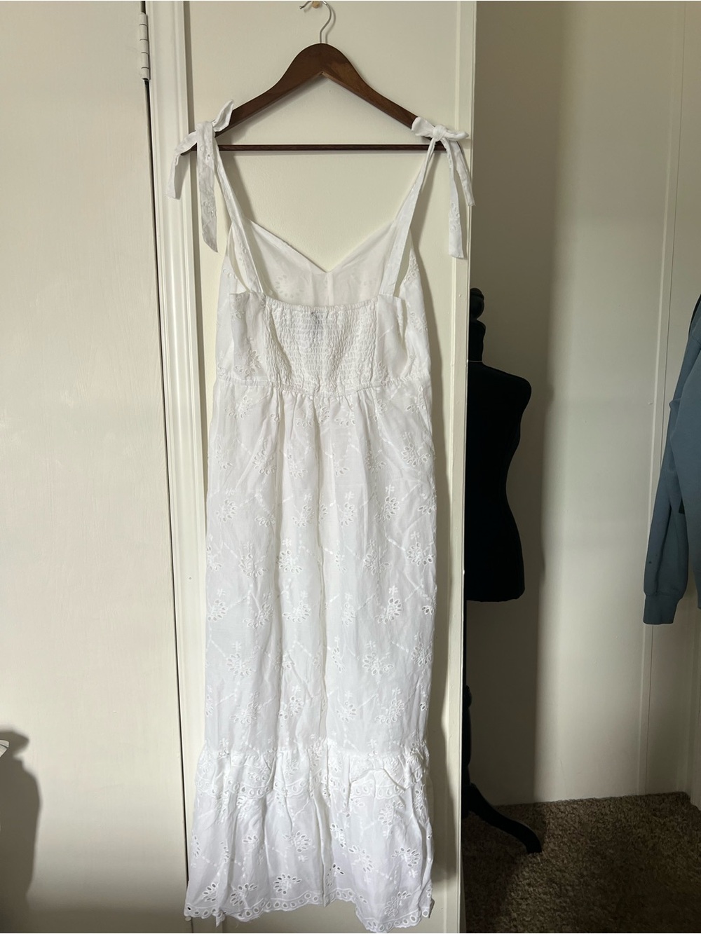 Taylor White Eyelet Tie Strap Maxi Dress Size 2 Cottagecore Boho - Picture 5 of 6